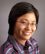 photo of Linda Sue Park; click on image to be taken to her site